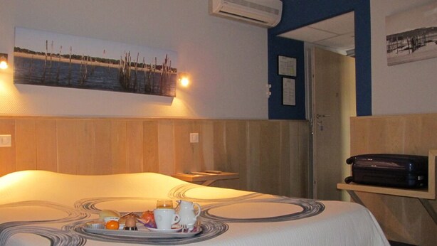 Unclassified image, 1 of 13, button - Hôtel-Restaurant L'Ecureuil (Saint-Paul-en-Born)
