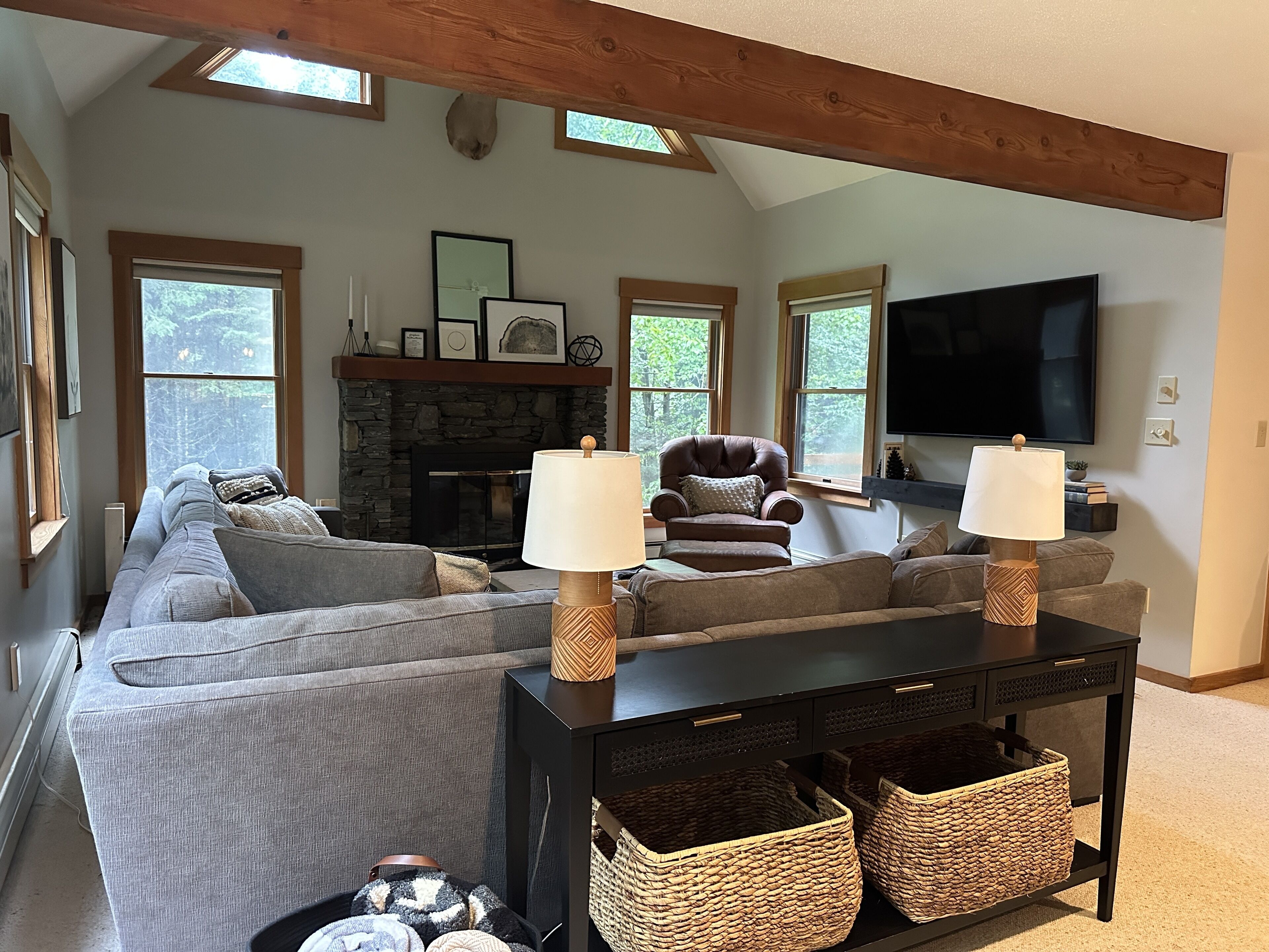 Smart TV, fireplace, table tennis, video library