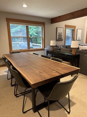 تناول الطعام