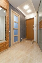 Deluxe-Studiosuite | Allergikerbettwaren, Zimmersafe, individuell dekoriert