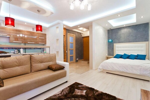 Deluxe Studio Suite | Hypo-allergenic bedding, in-room safe, individually decorated - MinskLux Apartment Romanovskaya Sloboda str.10 (Minsk)