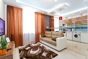 Deluxe Studio Suite | Hypo-allergenic bedding, in-room safe, individually decorated - MinskLux Apartment Romanovskaya Sloboda str.10 (Minsk)