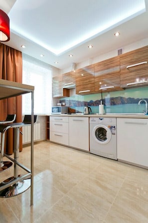 Deluxe Studio Suite | Private kitchen | Fridge, microwave, stovetop, espresso maker - MinskLux Apartment Romanovskaya Sloboda str.10 (Minsk)