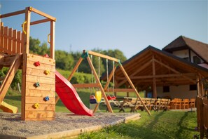 Children’s play area – outdoor