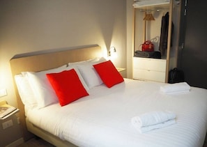 In-room safe, desk, soundproofing, iron/ironing board - Hotel Centro (Florence)