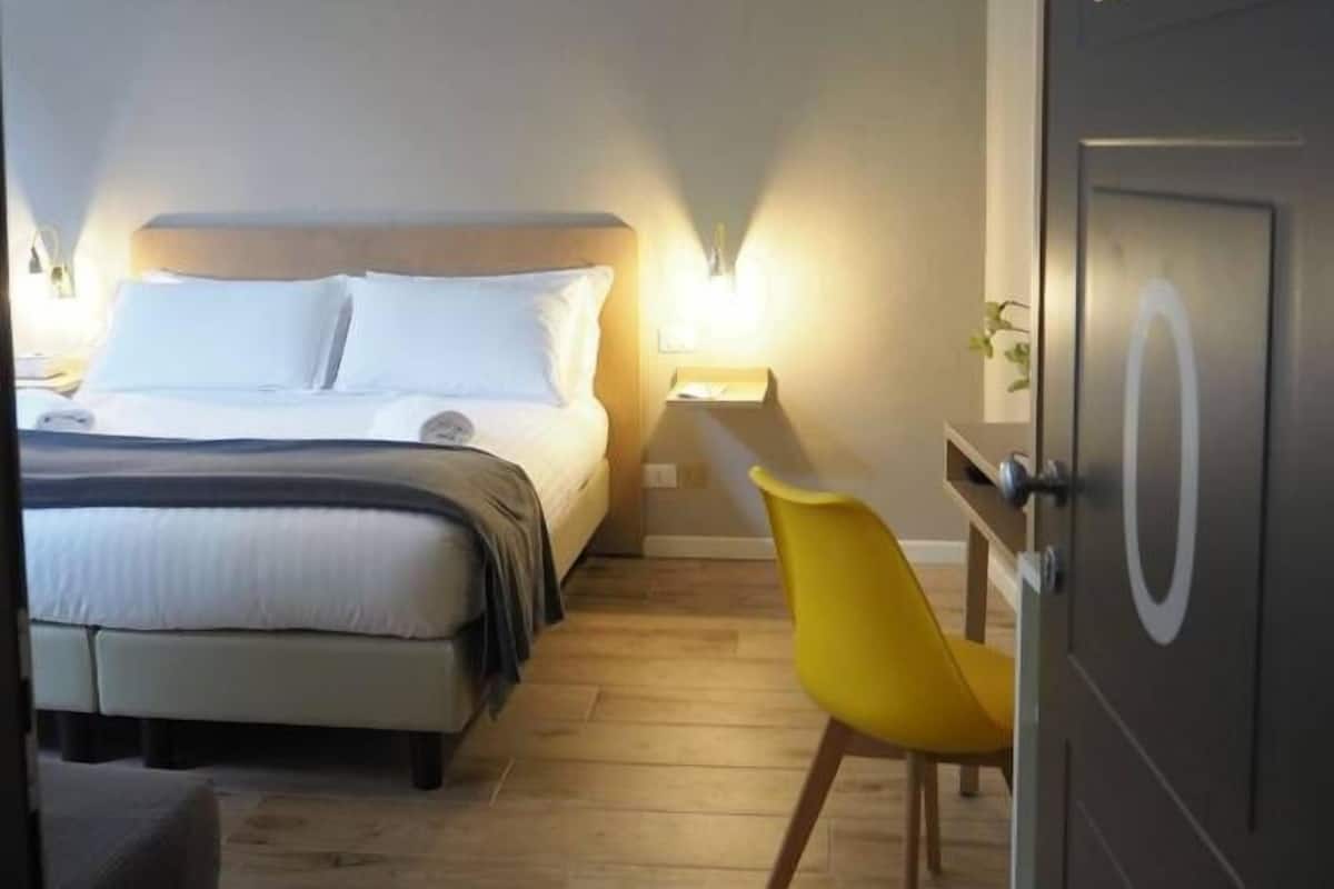 In-room safe, desk, soundproofing, iron/ironing board