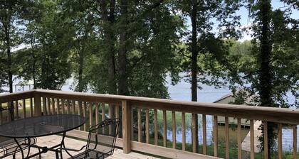 Lay Lake House, life is better on the lake