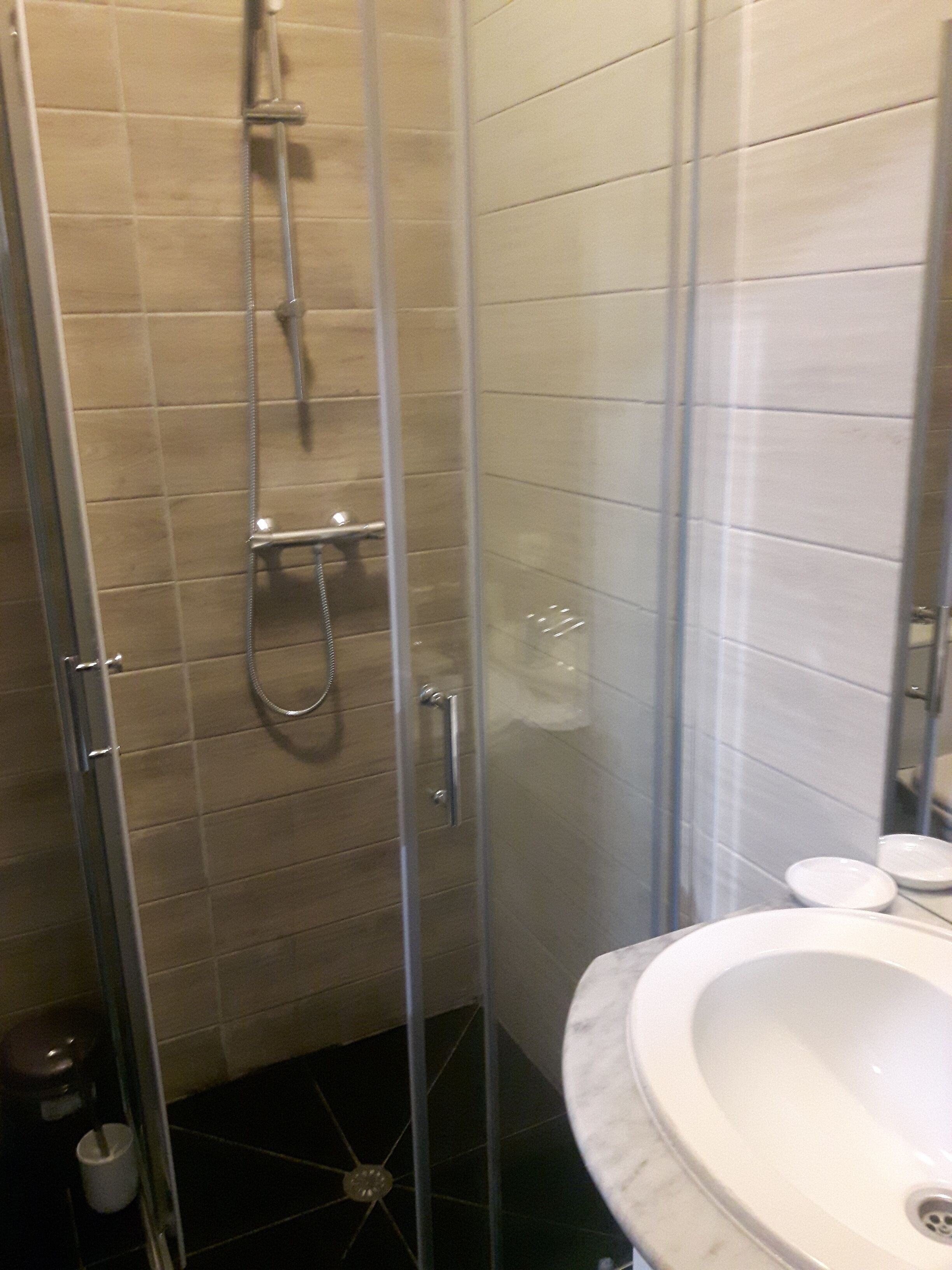 Bathroom shower