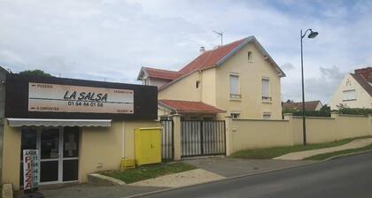 Guesthouse near Charles De Gaulle Airport