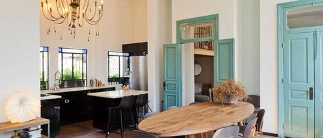 Apartment, 1 Double Bed | In-room dining