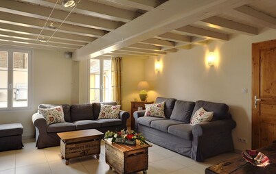 Large comfortable cottage 10 people