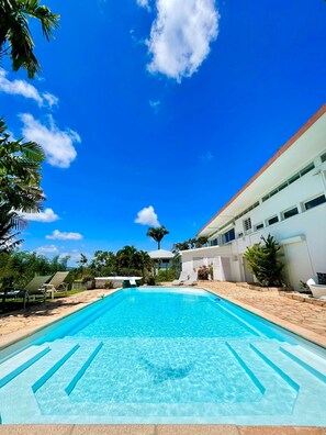 Piscina all'aperto