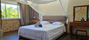 3 bedrooms, travel cot, free WiFi, bed sheets