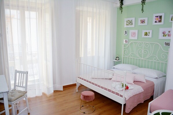 Superior Quadruple Room | Minibar, WiFi (free) - Mia's Rooms (Noto)