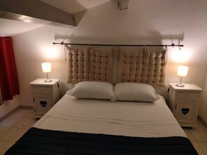 2 chambres, bureau, fer et planche à repasser, Wi-Fi gratuit