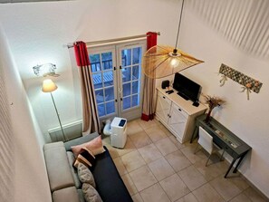 TV, DVD player