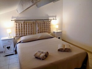 1 bedroom, iron/ironing board, free WiFi