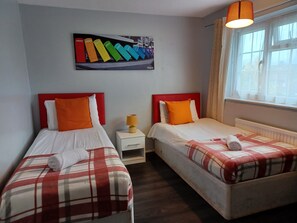 Business-Apartment | 2 Schlafzimmer, Allergikerbettwaren, Schreibtisch