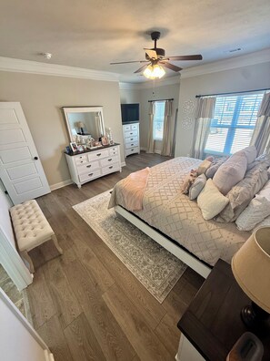 4 soverom, strykejern/-brett, wi-fi og sengetøy