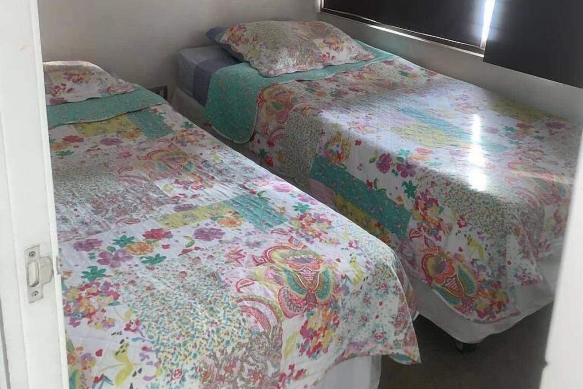 Apartamento básico | 2 dormitorios, wifi gratis, ropa de cama
