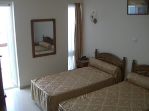 Standard Room | Minibar, desk, laptop workspace, blackout curtains