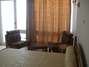 Standard Room | Minibar, desk, laptop workspace, blackout curtains - Mizrana Hotel (Tigzirt)