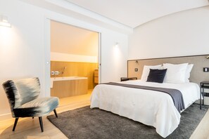 1 chambre, fer et planche à repasser, lit de bébé portatif, Wi-Fi