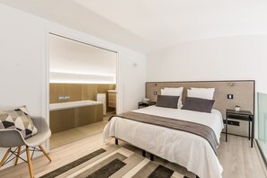 1 chambre, fer et planche Ă repasser, lit parapluie, Wi-Fi