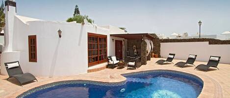 Ulkouima-allas, lämmitetty uima-allas