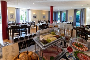 Desayuno buffet incluido los días de semana
