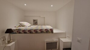 4 chambres, fer et planche à repasser, Wi-Fi, draps fournis