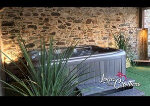Indoor spa tub - Logis de la Clartière (Falleron)