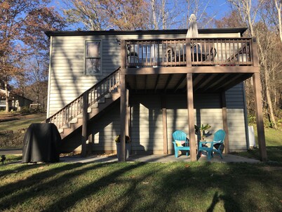 Pete's Place: Forest retreat near wineries, Blue Ridge School, and Shenandoah NP