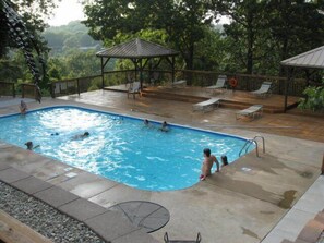 حمّام سباحة خارجي