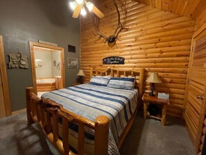 2 bedrooms, desk, iron/ironing board, travel cot