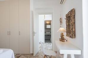 4 bedrooms, iron/ironing board, free WiFi