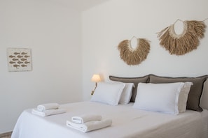 4 bedrooms, iron/ironing board, free WiFi