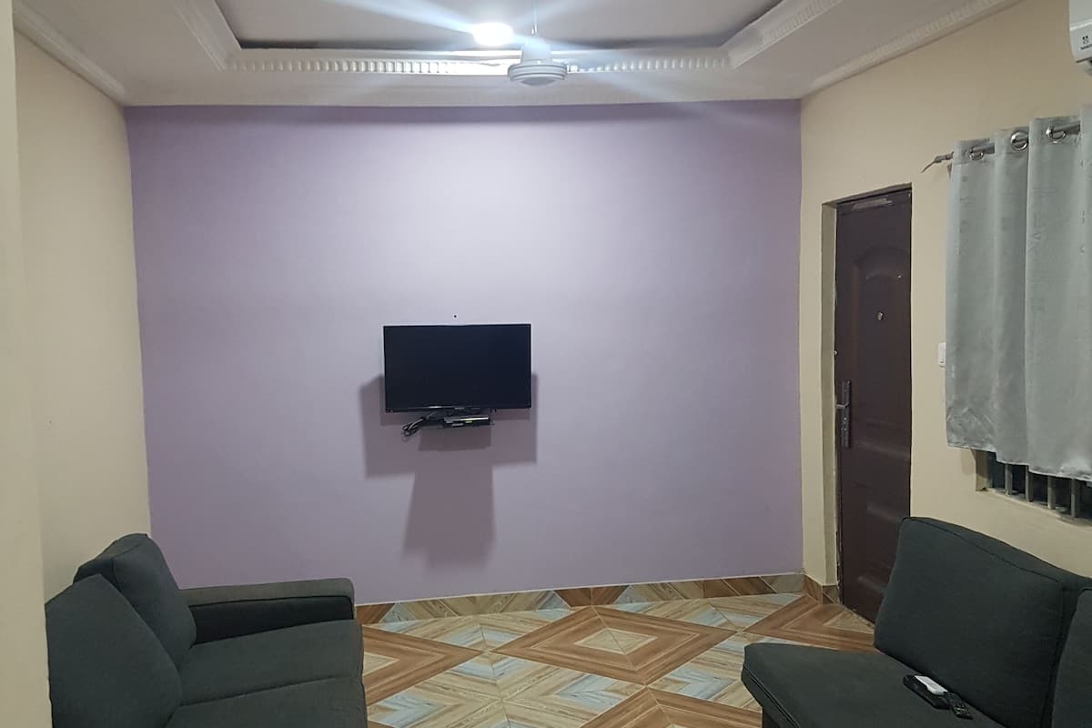 Appartamento Standard | Soggiorno | TV