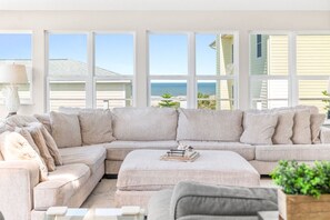 スマートテレビ、卓球台、書斎 / ワークスペース