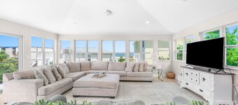 Sea Gem: Beach/Slp 10 Adults plus children/Amenities