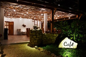 Outdoor dining - Vanilla Hills Resort (San Ignacio)