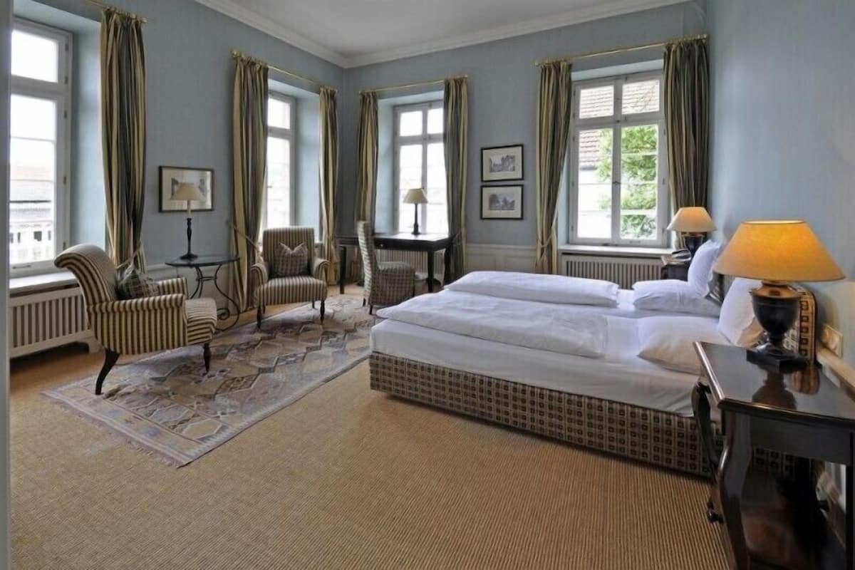 deluxe double room | desk, free wifi, bed sheets