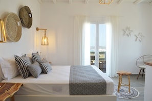 Comfort Studio | Soundproofing, free WiFi, bed sheets - Hawk Stone (Milos)