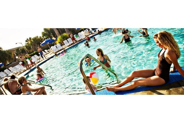 室内游泳池,室外游泳池