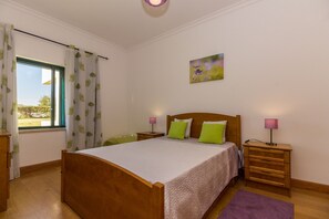 1 bedroom, iron/ironing board, free WiFi, bed sheets - Apartment T1 50m from the Beach by AlgarveManta (8T1) (Manta Rota)