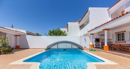 Villa mit privatem Pool und Terrasse nur 800 m vom Strand entfernt by AlgarveManta (9V3)