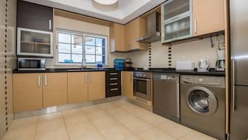 Fridge, microwave, oven, dishwasher