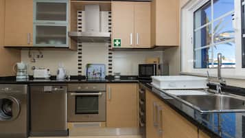 Fridge, microwave, oven, dishwasher