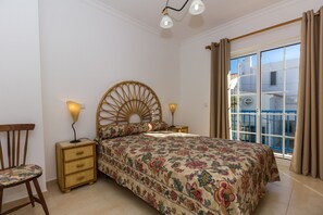 3 bedrooms, free WiFi, bed sheets