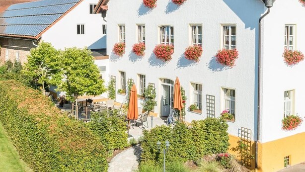 Exterior detail - Gasthof Pritscher (Bayerbach)